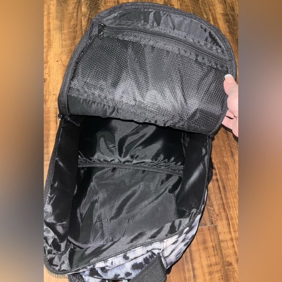 Running Tiger Men’s Backpack - Picture 5 of 5